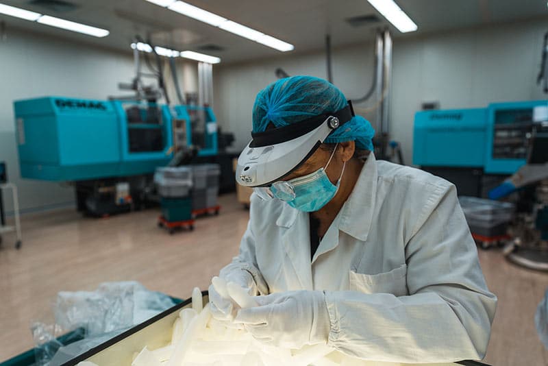 operare-all-interno-di-una-clean-room operare-all-interno-di-una-clean-room