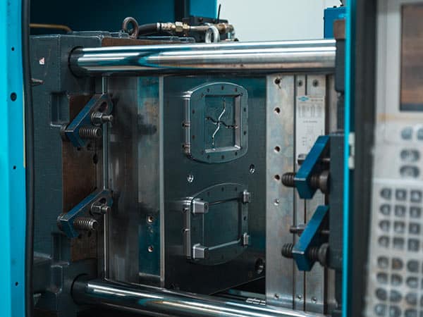 produzione-stampi-per-stampaggio-prodotti-plastica-mirandola produzione-stampi-per-stampaggio-prodotti-plastica-mirandola